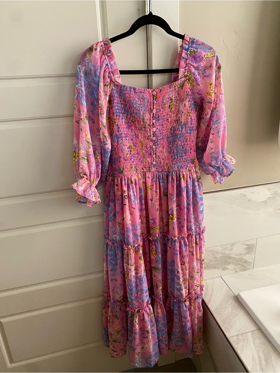 Ivy City Co Dresses & Skirts - Ivy City Co Pink Floral Tiered Midi Dress